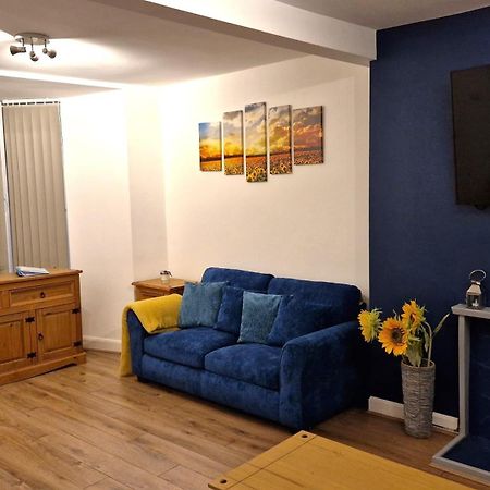 Newly-Renovated, Mid-Terrace Cottage In Porthmadog Bagian luar foto